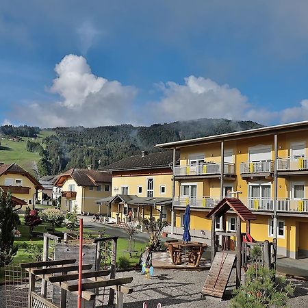 Hotel Garni Zerza Tropolach Ngoại thất bức ảnh