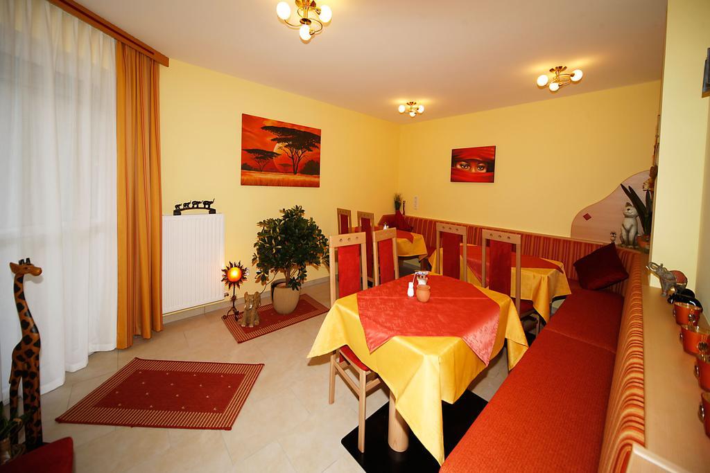 Hotel Garni Zerza Tropolach Ngoại thất bức ảnh