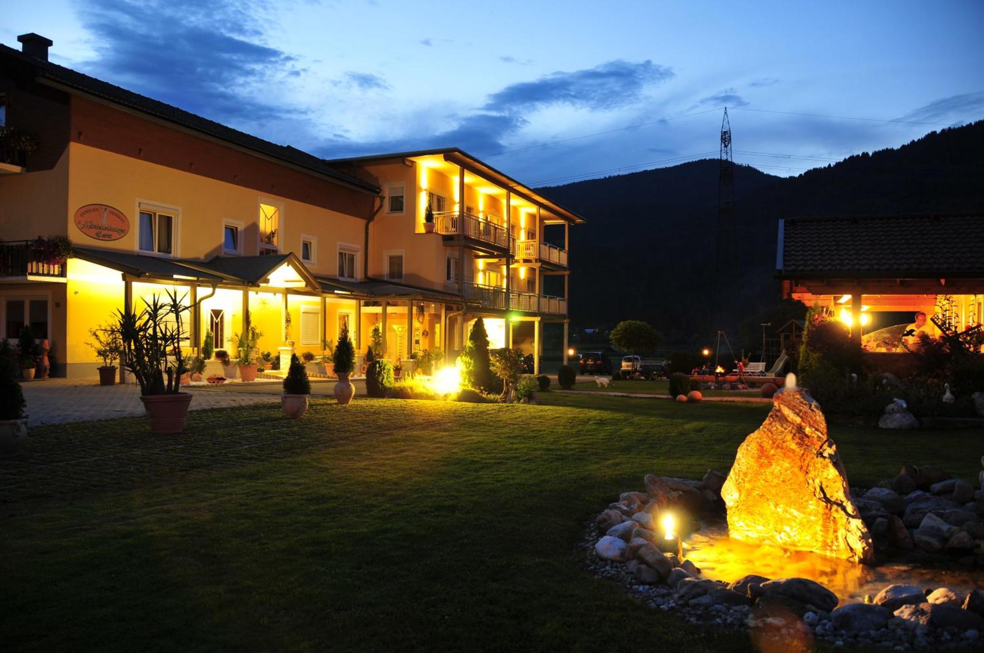 Hotel Garni Zerza Tropolach Ngoại thất bức ảnh