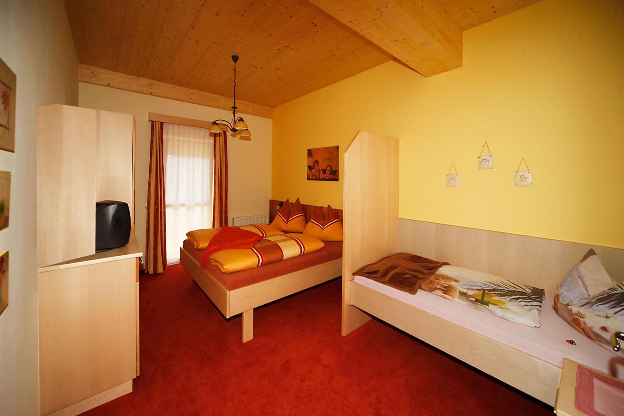 Hotel Garni Zerza Tropolach Phòng bức ảnh