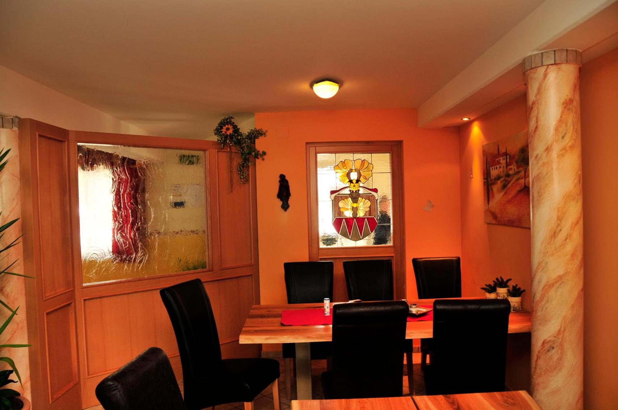 Hotel Garni Zerza Tropolach Ngoại thất bức ảnh