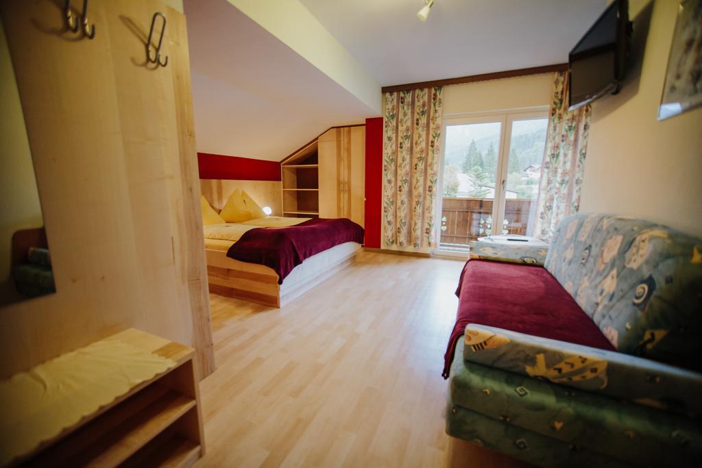 Hotel Garni Zerza Tropolach Ngoại thất bức ảnh