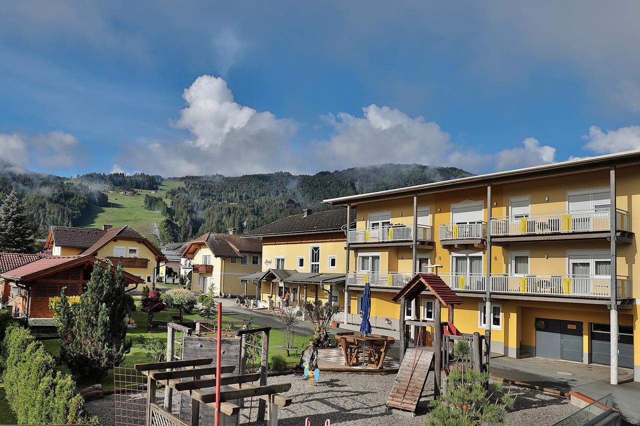 Hotel Garni Zerza Tropolach Ngoại thất bức ảnh