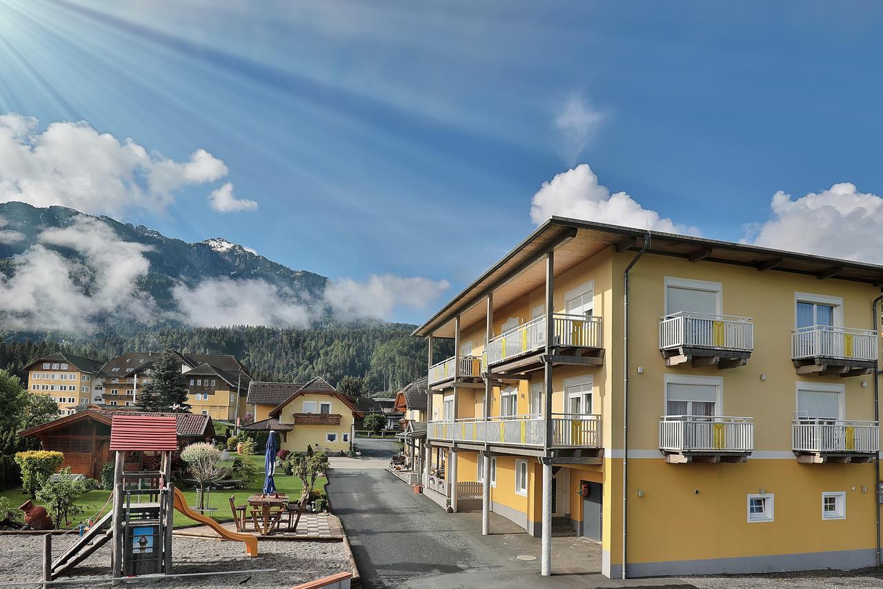 Hotel Garni Zerza Tropolach Ngoại thất bức ảnh