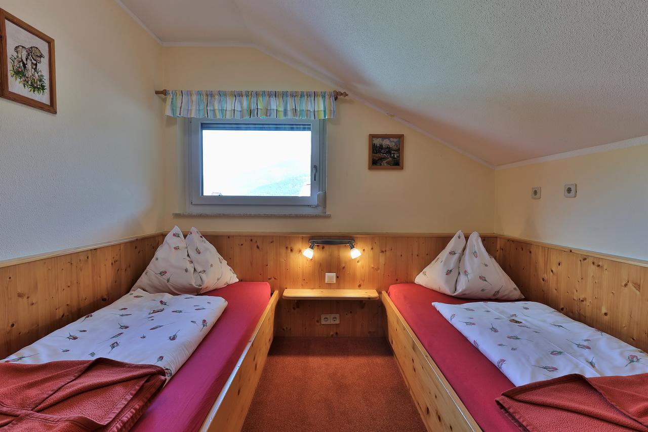 Hotel Garni Zerza Tropolach Ngoại thất bức ảnh