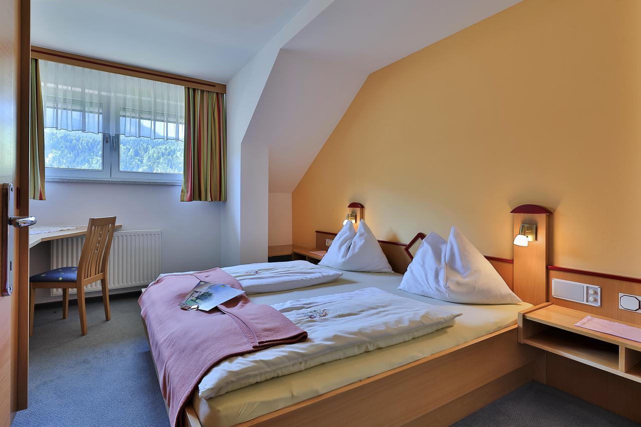 Hotel Garni Zerza Tropolach Ngoại thất bức ảnh